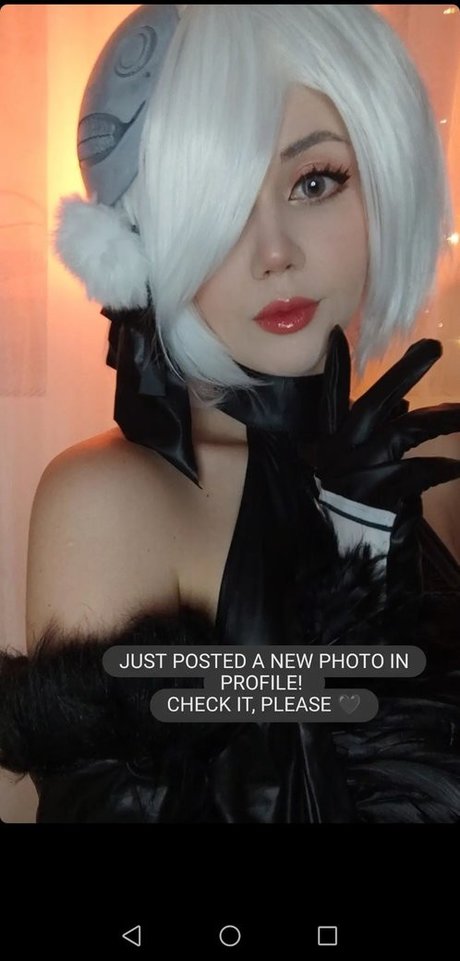 曲線美の女の子オンリーファンズ アートヌード 写真