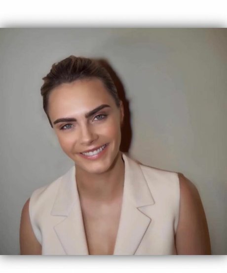 太めのブロンドオンリーファンズ 美しい裸 写真