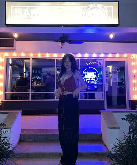 19歳のOnlyFans ポルノ 画像