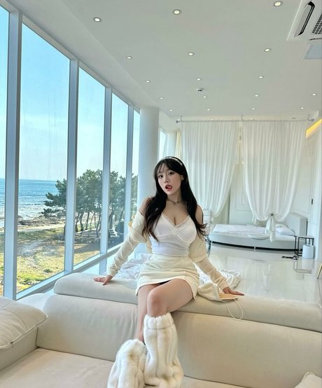 曲線美の女の子オンリーファンズ ホット ギャラリー