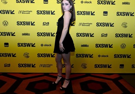 Rachel Anne Sennott xxxスター 写真