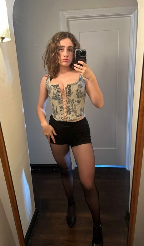 Rachel Anne Sennott アダルトモデル 画像