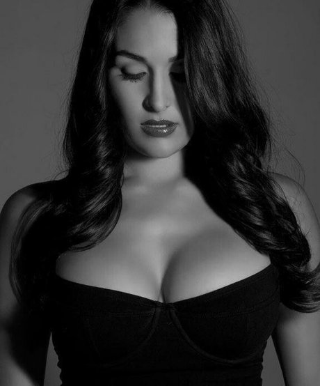 フィットネスインフルエンサーオンリーファンズ ヌード 写真