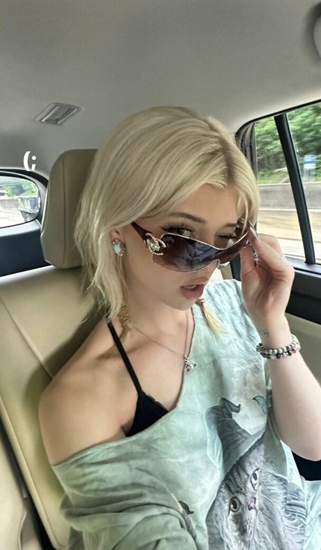 Loren Gray ヌードスター 写真