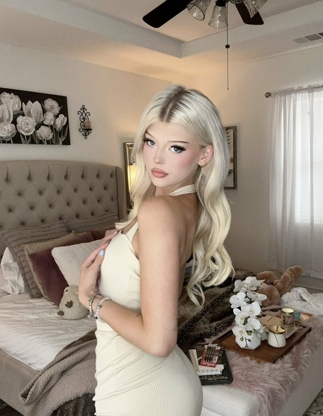 Loren Gray 美しいポルノスター 写真