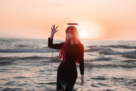 金髪の足コキOnlyFans 美しいヌード 画像