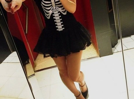 小さなオンリーファンズ ホット アーカイブ