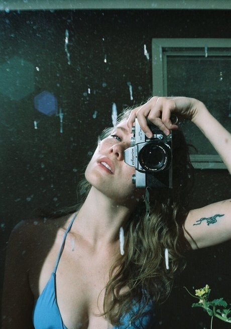 アメリカのオンリーファンズ セクシー裸 画像