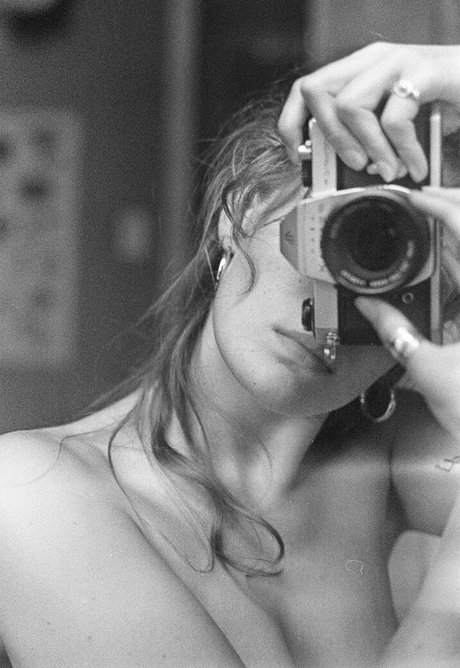 巨乳コスプレオンリーファンズ ヌード 写真