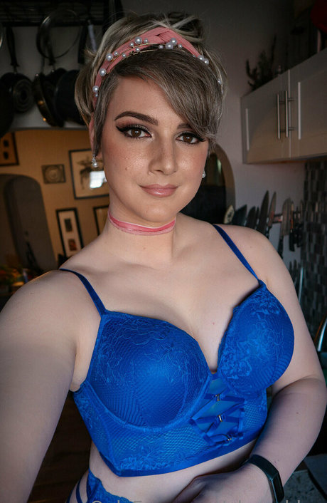 女装オンリーファン 無料ポルノ 写真