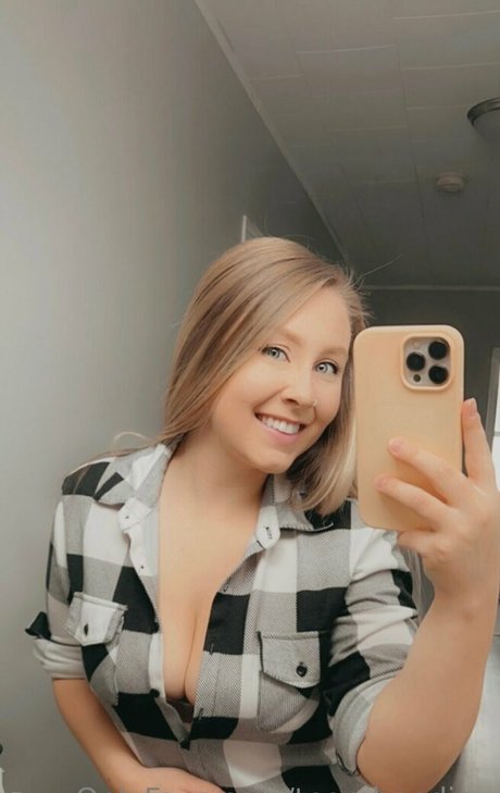 母乳オンリーファン ホットセックス 画像