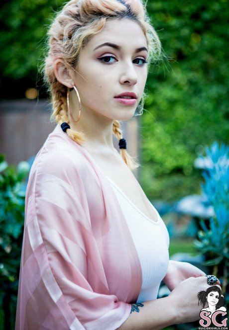 曲線美のクーガーOnlyFans ポルノ 画像