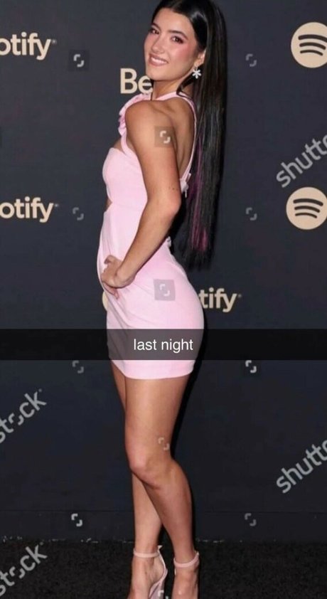 ポーグエボニーオンリーファンズ セクシーヌード 画像