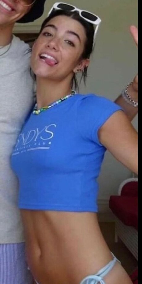 ミニドレス OnlyFans ホットヌード 写真