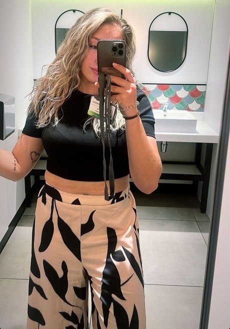 Caitlin Beevers セクシー女優 写真