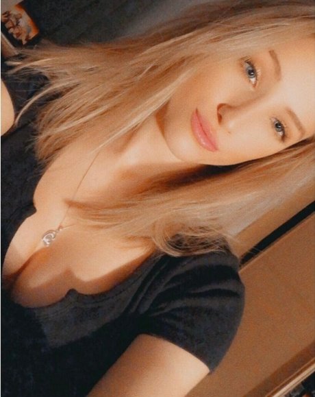 Caitlin Beevers 独占スター ギャラリー