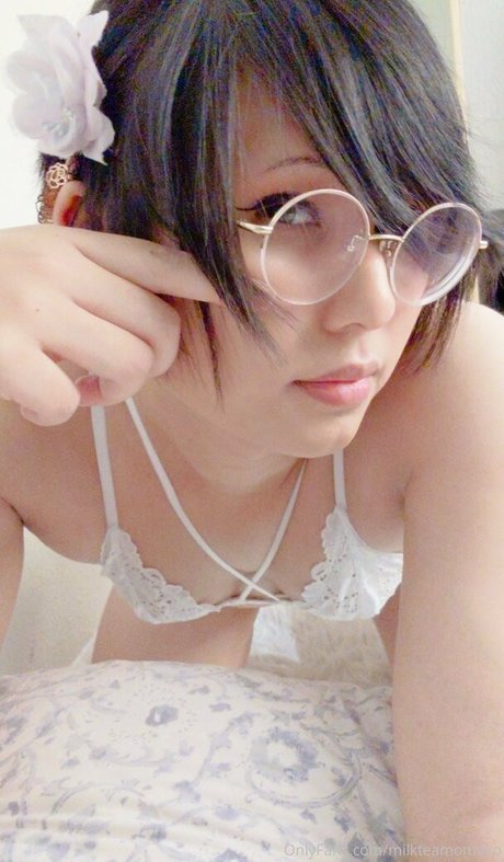 milkteamomoko アートモデル 画像