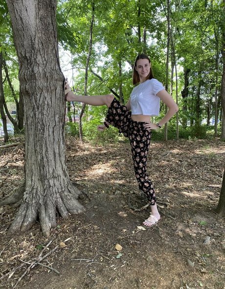 巨乳の熟女オンリーファンズ 無料セクシー 画像