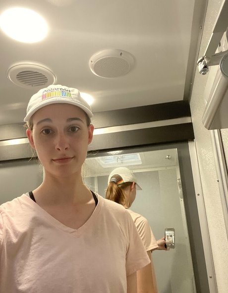 赤毛の太めOnlyFans セックス 写真