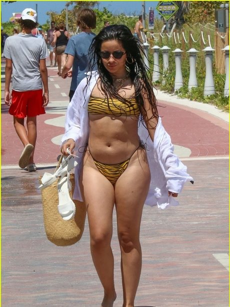 Camila Cabello モデル 写真