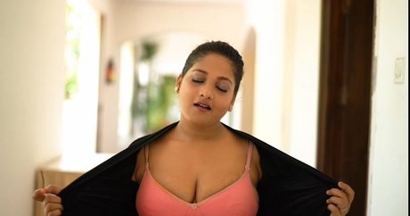 Naari Magazine かわいいスター 写真