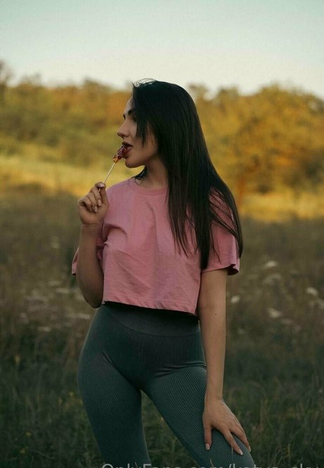 katya sky セクシーなポルノスター ギャラリー