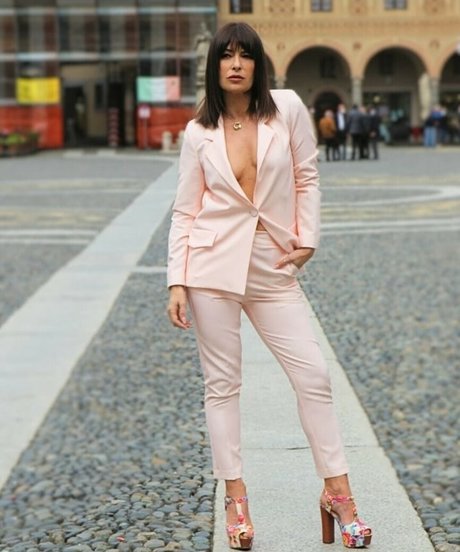 Sheilagrembiule 無料のポルノスター 画像