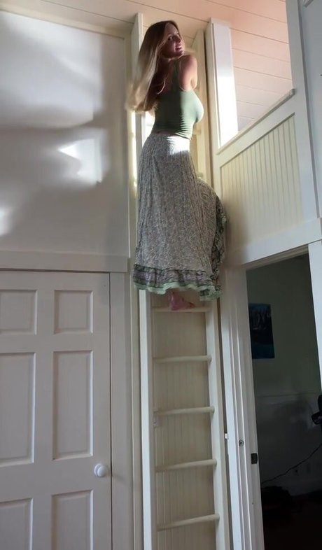 Isabella Abell トップモデル 画像