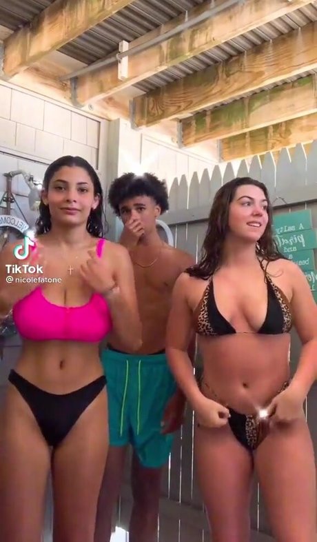 Nicole Fatone ポルノスター ヌード アーカイブ