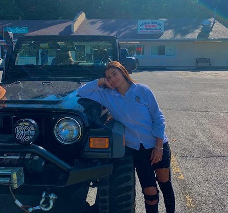 Nicole Fatone 美しいモデル 写真