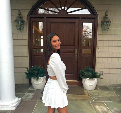 巨乳ティーンオンリーファンズ えろ 写真