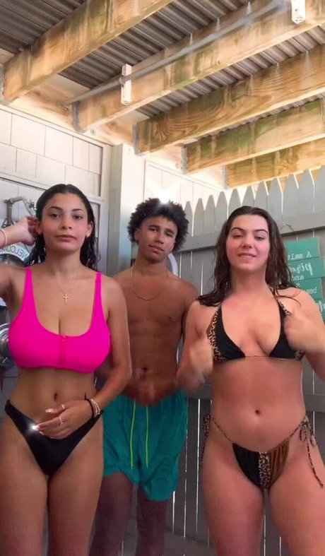 Nicole Fatone ポルノスター エロティック 写真