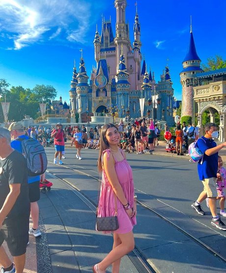 Nicole Fatone ヌードモデル 写真