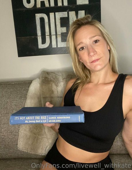 汚れた足オンリーファンズ エロチック 写真