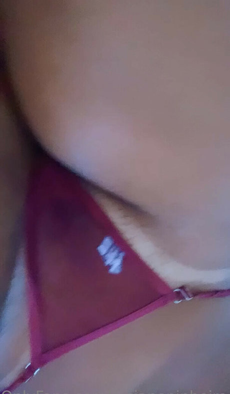 巨大なチンポを持つシーメールオンリーファンズ ホットセックス 画像