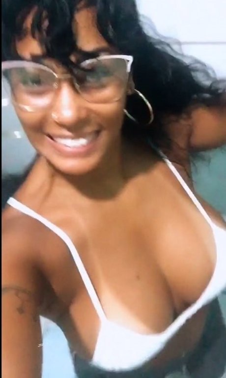 18歳以下の無料OnlyFans ホットxxx 画像