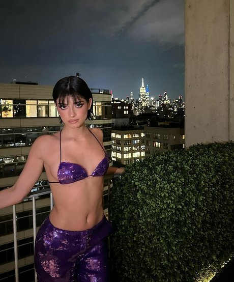 ブッシュ・オンリーファンズ 無料セックス ギャラリー