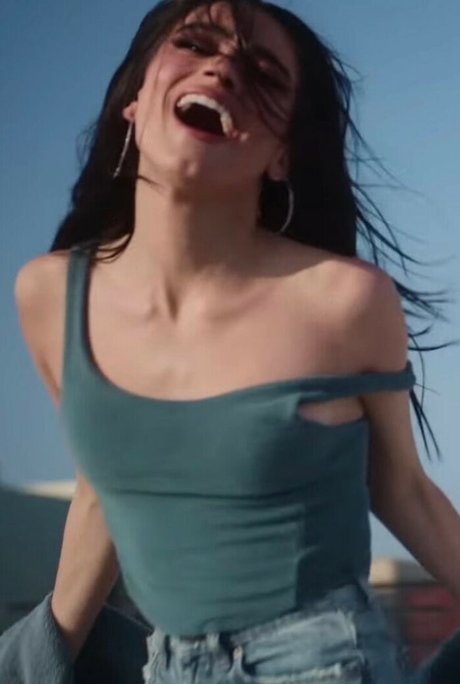 18歳のオンリーファンズ 無料アダルト 画像