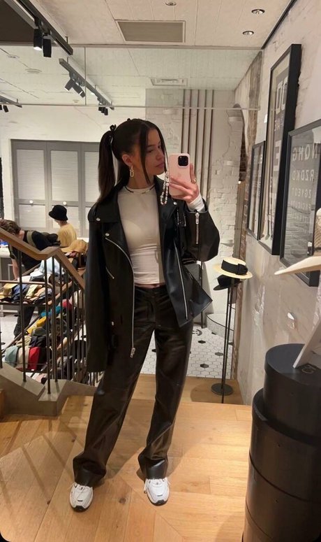 Lea Elui アートスター 写真