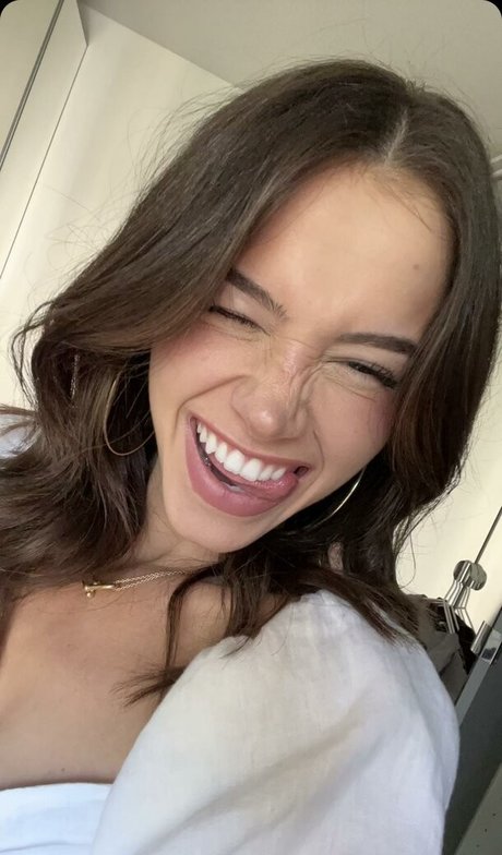 Lea Elui ポルノスター ヌード 写真