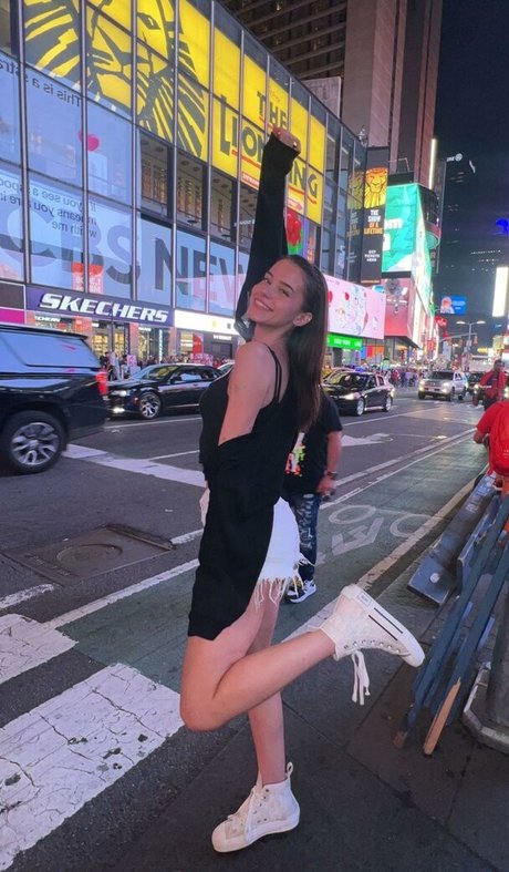 Lea Elui 女優 ギャラリー