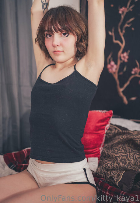 kitty kaya1 裸のポルノスター 画像