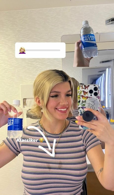 巨大なチンポを持つシーメールオンリーファンズ ポルノ ギャラリー