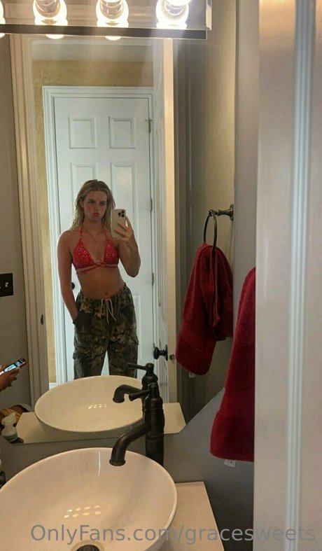 18歳のオンリーファンズ 美しいポルノ 写真