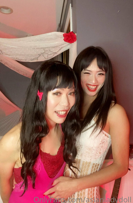 熟女メガネOnlyFans セクシー裸 ギャラリー