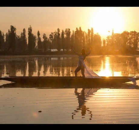 曲線美のラテン系オンリーファンズ えろた 写真