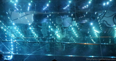 erimendes 裸のモデル 写真