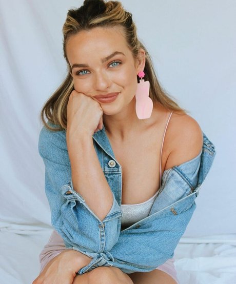 フェラチオ アジア人 OnlyFans ポルノ 画像