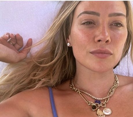 黒髪のオンリーファンズ 無料 写真