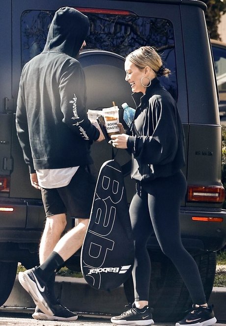 曲線美のラテン系オンリーファンズ 無料ポルノ 写真